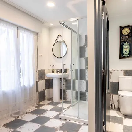 Kuia Con Vistas Frontales A La Ria De Bilbao Cerca Del Metro Apartman Erandio